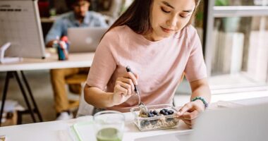 Can you lose weight with kettlebells? (Yes, and here’s how) The Impact of Diet on Tooth Decay – What to Eat and Avoid?