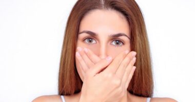 Essential Amino Acids vs BCAAs: Which is Better? Daily Habits to Prevent Bad Breath and Keep Your Mouth Fresh